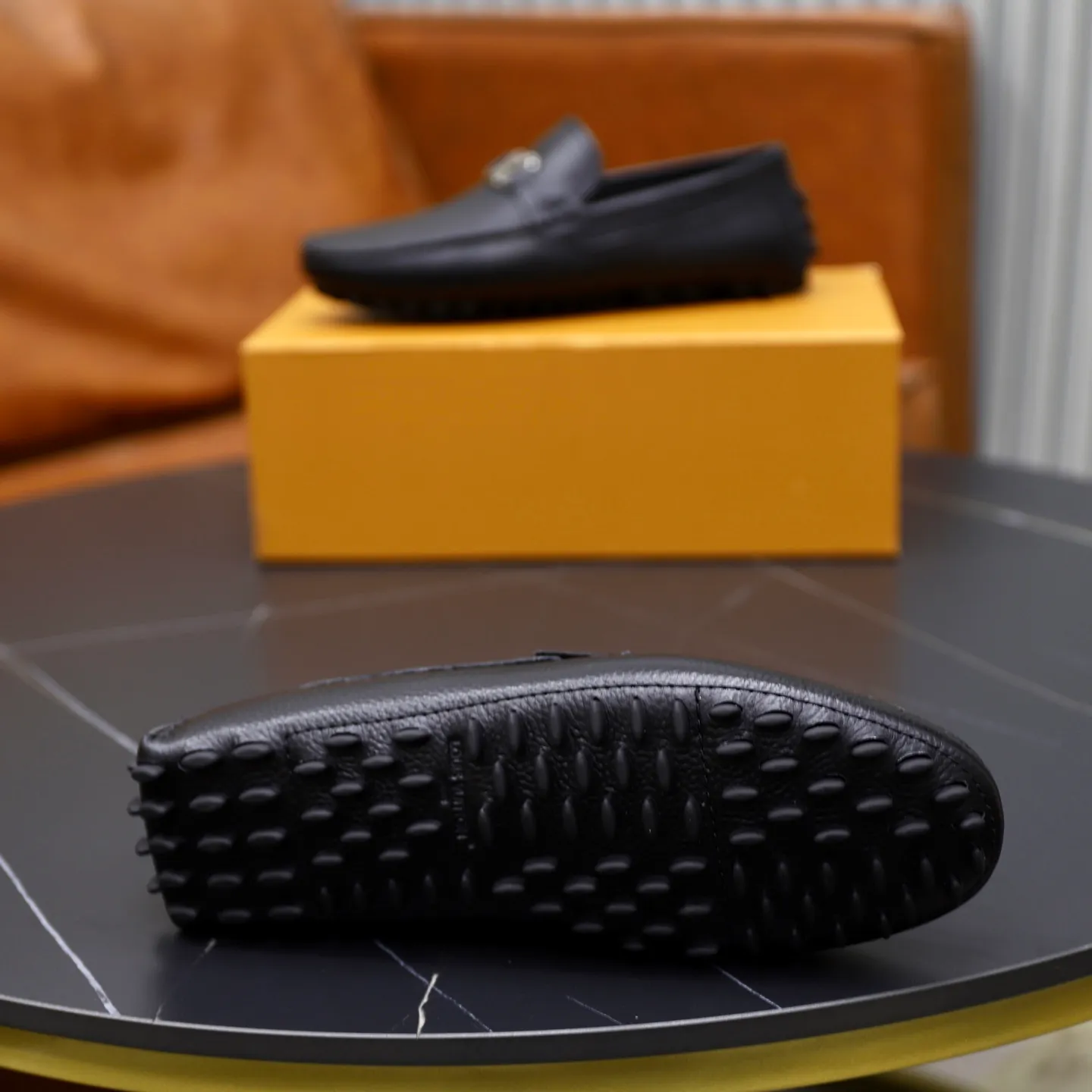Ex-factory price: 480💰【LV】Louis Vuitton ⚠️High-end men’s driving and pedal series ⚠️38-44 (customized for 45) ⚠️All original cowhide leather! Thick and soft! Made entirely of calfskin lining! The latest non-slip beanie sole! Three-dimensional package technology! Fashionable and classic! Handicrafts! Original high quality! Feel free to compare!